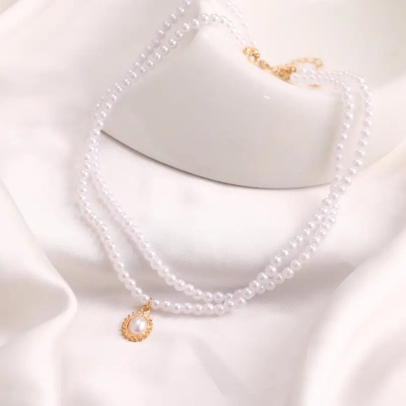 Double Layer Pearl Pendant Necklace - Picture 5 of 6